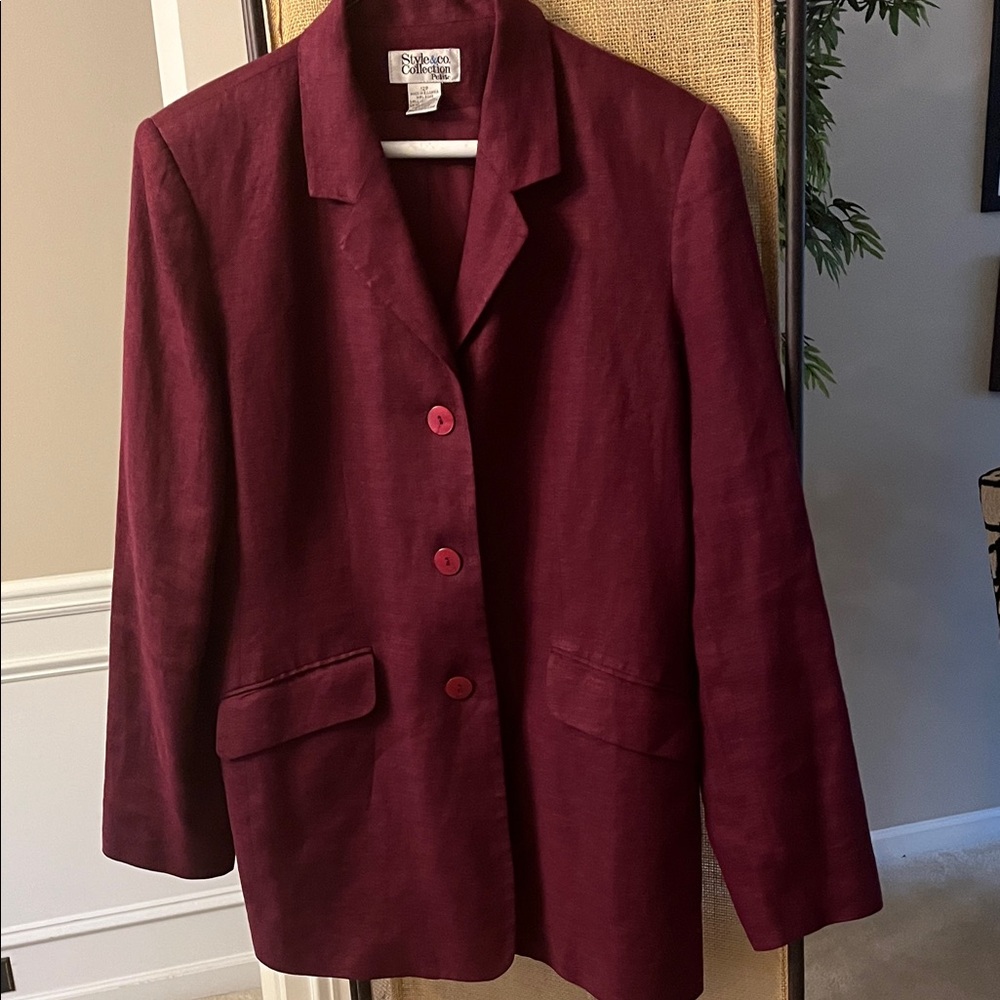 Style & Company Cillection Linen Blazer. Size 12P. Burgundy. Good condition.